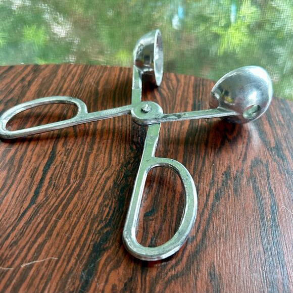 Vintage Metal Meatball Tongs – Mid Century Food Scoop Tool Taiwan Kitchen Gadget - Picture 3 of 9